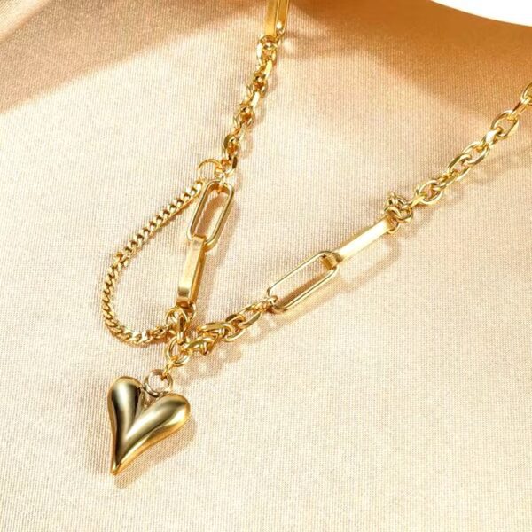 3 European and American Sweet Peach Necklace For Women 2023 Korean Girl's Sexy Clavicle Chain