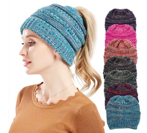 Ladies should maintain trendy and comfy with the varied colour knitted hat. 2 varied colour knitted hat