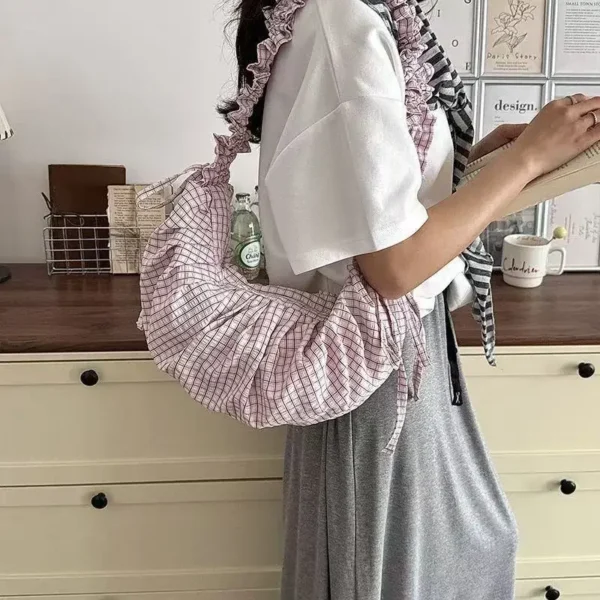 Korean-Style Plaid Crescent Crossbody Bag S1affb8dd0a4d4f339a4c05bdb1a4dda0n