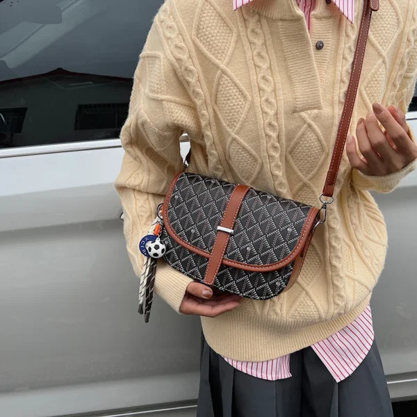 design women's buckle shoulder bag, modern trend women's crossbody bag, classic S2e1103c5a3a94cd28a13168e306442e4V