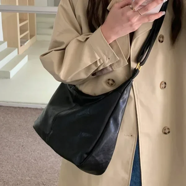 Ultra Soft Slouchy Tote Handbag S3e6eafc1a3eb467884236faf24813339C 1