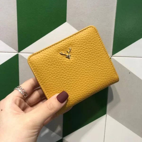Women's Cowhide Leather Wallet with Deer Button Detail S4ea08e94a1c64938af039804c5fe02be8