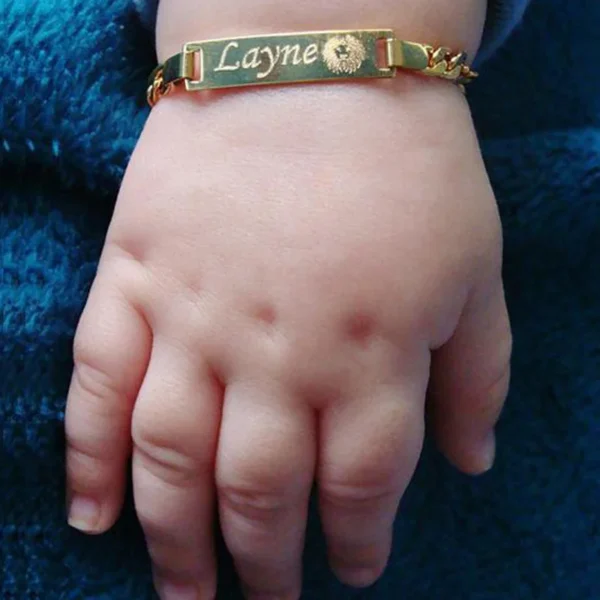 Personalized Name Bracelet for Babies, Figaro Chain S6f87ef7e83bd429aa1b37ac807f49ee4j