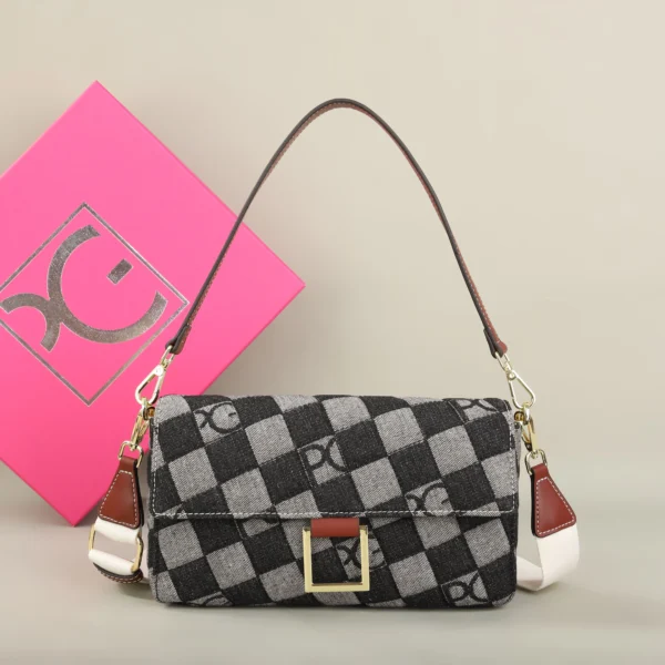 Women's Cowboy-Style Spliced Shoulder Bag Sb1f923a23ded4a0bb7eb88df27a508636