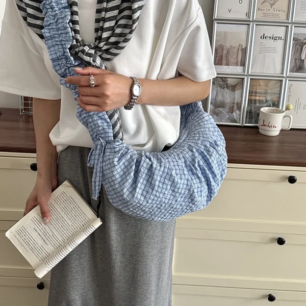 Korean-Style Plaid Crescent Crossbody Bag Sb50717b156b640fb8f9a9a7e6420efebg